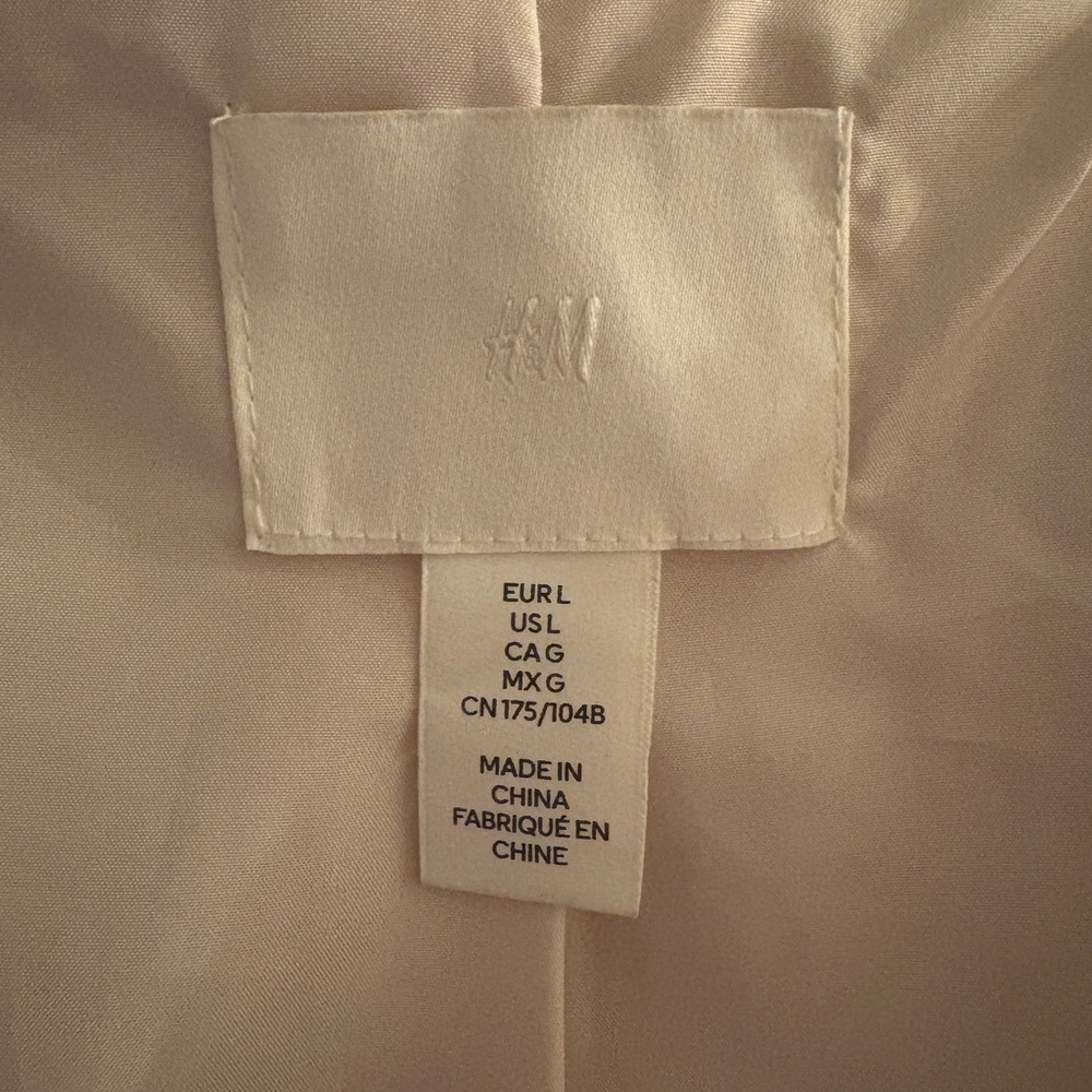 H&M Cream Puffer Jacket - Picture 2 of 2